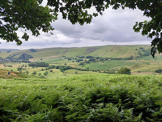 Castleton-derbyshire-peak-district-easy-walks-540.jpg