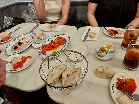 what-to-eat-in-valencia-reviews.jpg